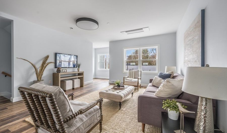 451 Essex St 2, Beverly, MA 01915 - 3 Beds, 4 Bath
