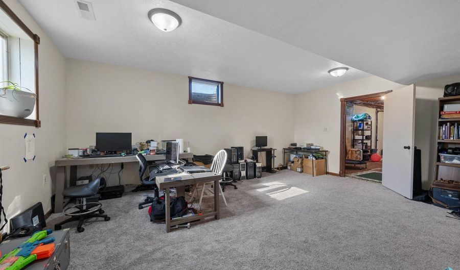 48186 265th St, Brandon, SD 57005 - 4 Beds, 3 Bath