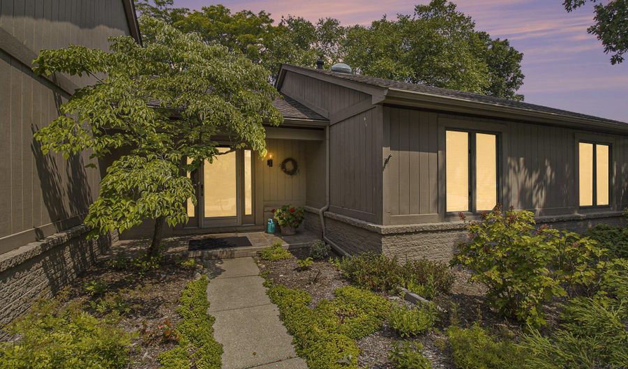 572 Trego Cir, Ann Arbor, MI 48103 - 3 Beds, 3 Bath
