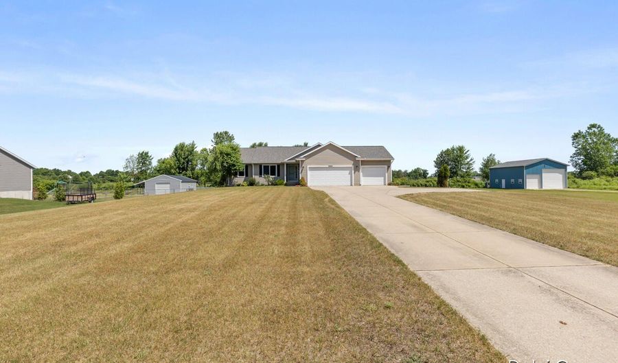 5895 Fillmore St, Allendale, MI 49401 - 4 Beds, 3 Bath