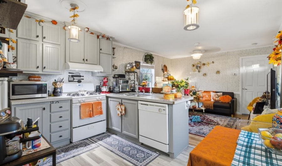 18 3rd St, Middlesex, NJ 07001 - 2 Beds, 1 Bath