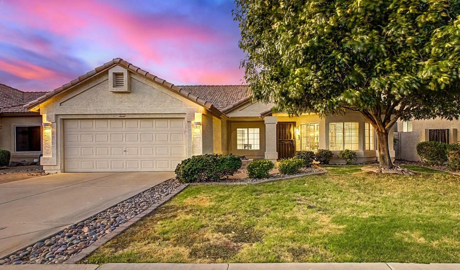 5330 W Whitten St, Chandler, AZ 85226 - 3 Beds, 2 Bath