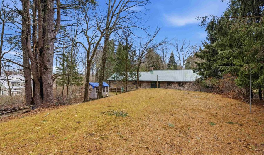 171 Crawley Falls Rd, Brentwood, NH 03833 - 3 Beds, 2 Bath