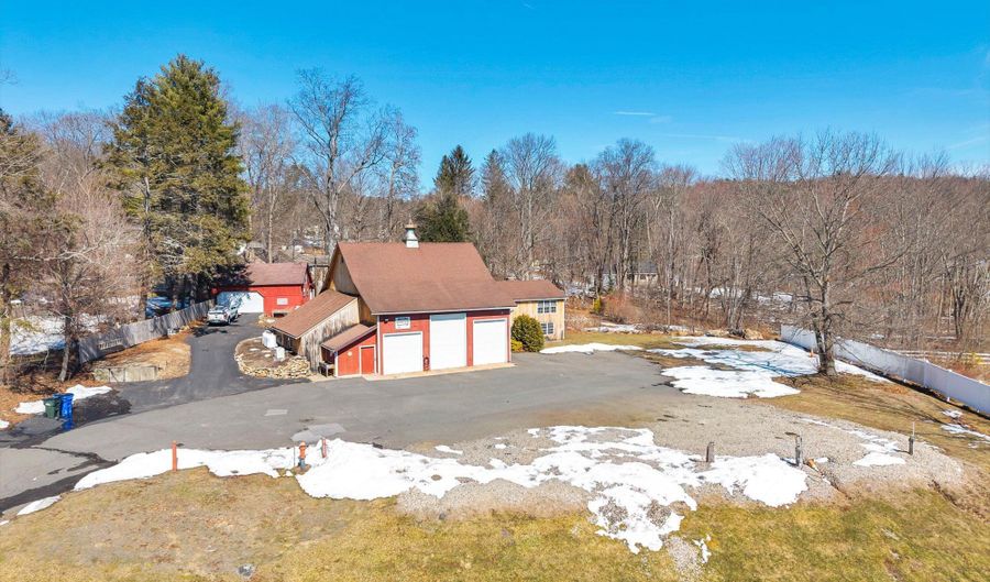 321 Albany Tpke, Canton, CT 06019 - 0 Beds, 0 Bath