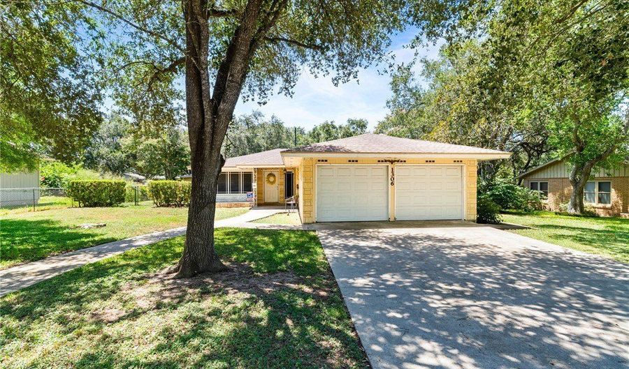 1306 Rose Dr, Alice, TX 78332 - 4 Beds, 2 Bath