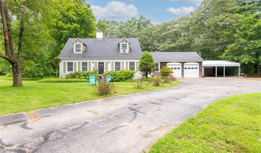 110 Hopkins Ave, Johnston, RI 02919 - 3 Beds, 2 Bath