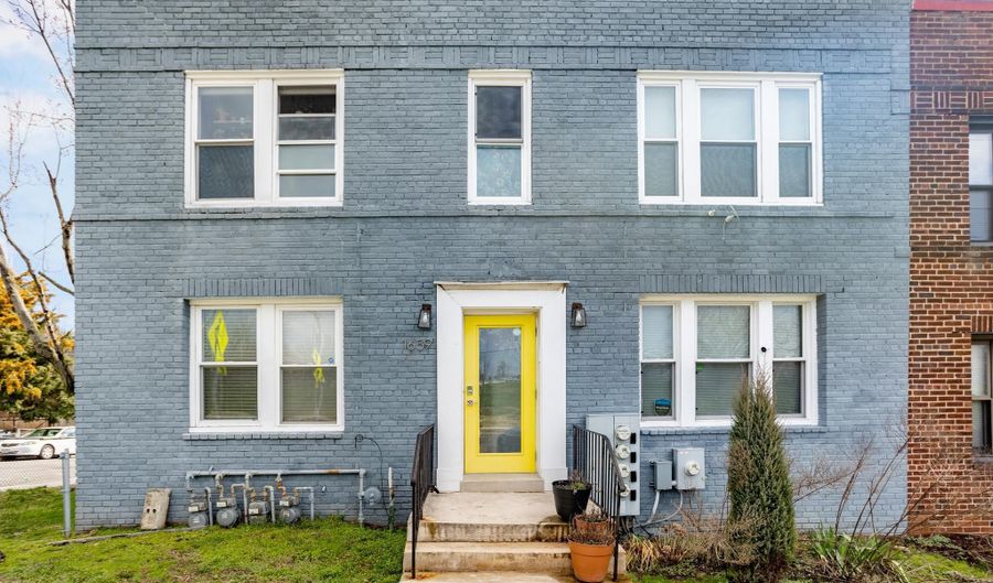 1659 HOLBROOK St NE 1, Washington, DC 20002 - 2 Beds, 1 Bath