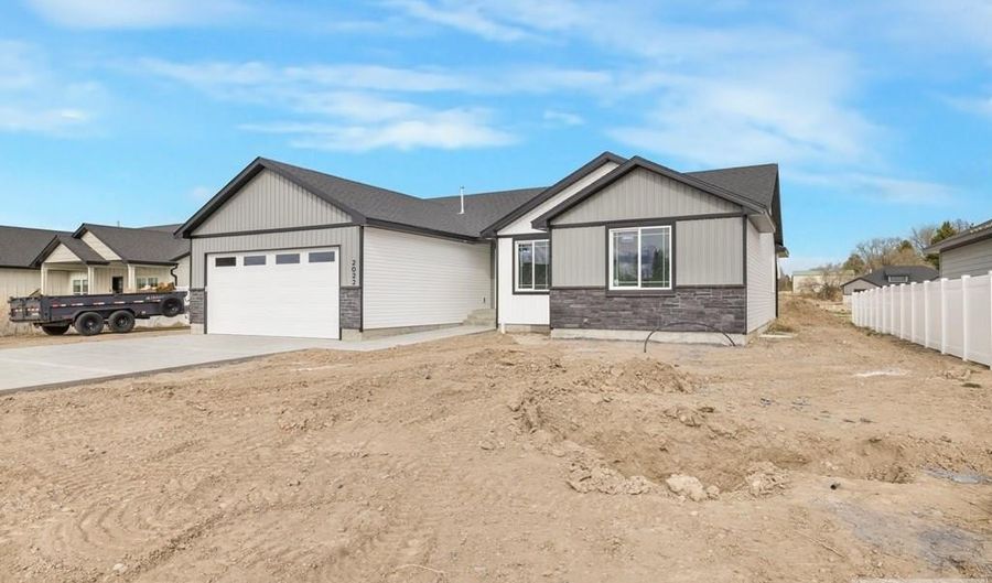 2022 Coopers Way, Blackfoot, ID 83221 - 3 Beds, 2 Bath