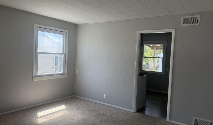 110 Forest Park Dr, Bedford, IN 47421 - 3 Beds, 2 Bath