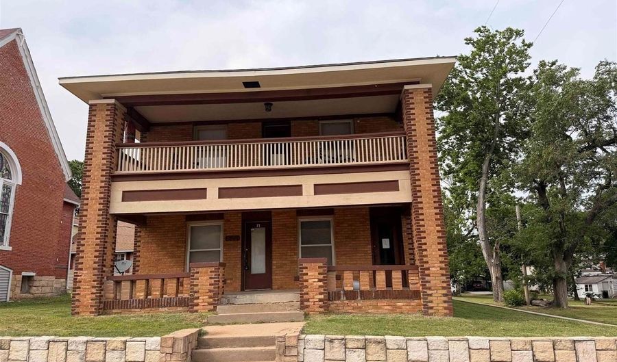 308 E 5th Ave, Arkansas City, KS 67005 - 0 Beds, 0 Bath