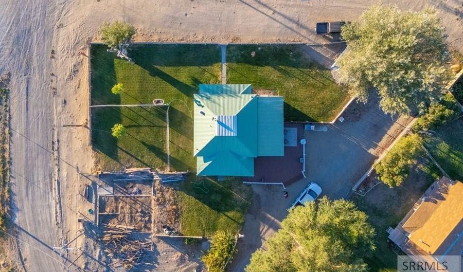 210 E Salmon Ave, Arco, ID 83213 - 4 Beds, 2 Bath