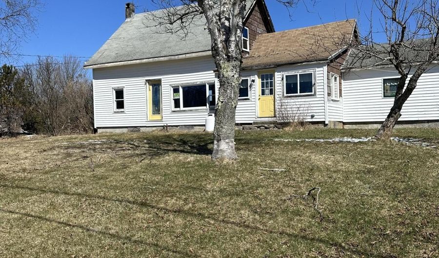 50 School St, Addison, ME 04606 - 4 Beds, 1 Bath