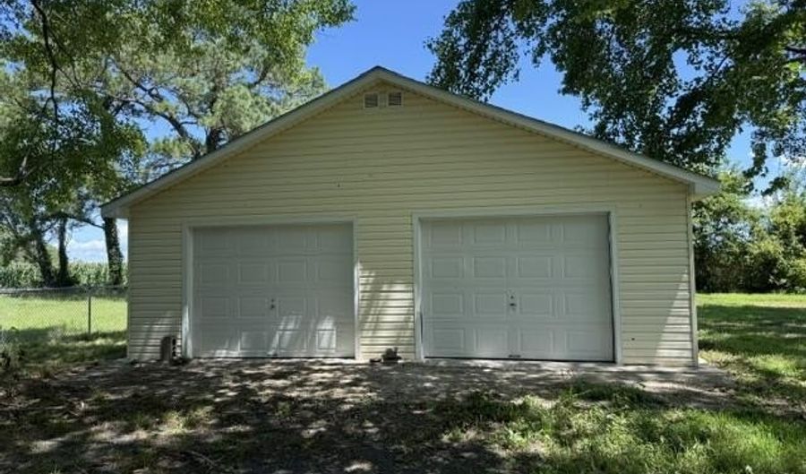 24375 BAYLYS NECK Rd, Accomac, VA 23301 - 3 Beds, 2 Bath