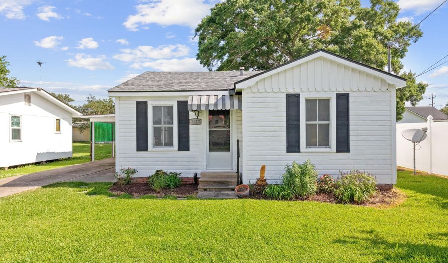 1617 Oscar St, Abbeville, LA 70510 - 2 Beds, 1 Bath