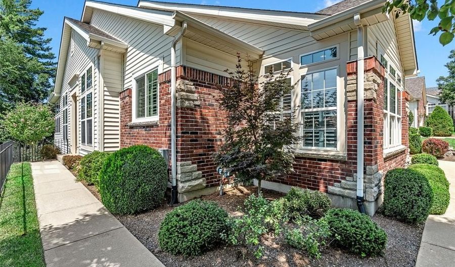 1533 Dietrich Place Ct, Ballwin, MO 63021 - 2 Beds, 3 Bath