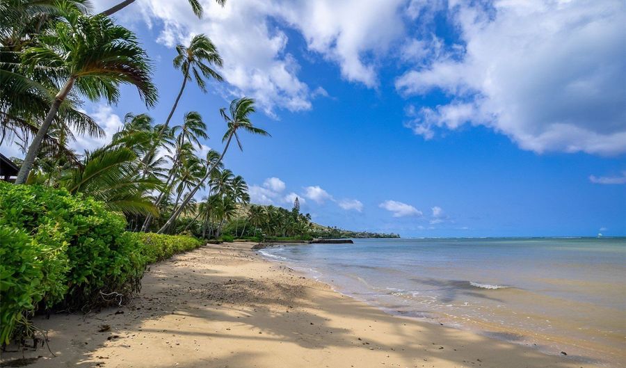 7081 Kalanianaole Hwy, Honolulu, HI 96825 - 5 Beds, 3 Bath