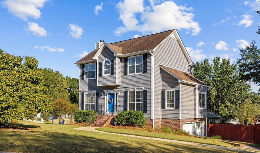 2021 KING CHARLES Pl, Alabaster, AL 35007 - 3 Beds, 3 Bath