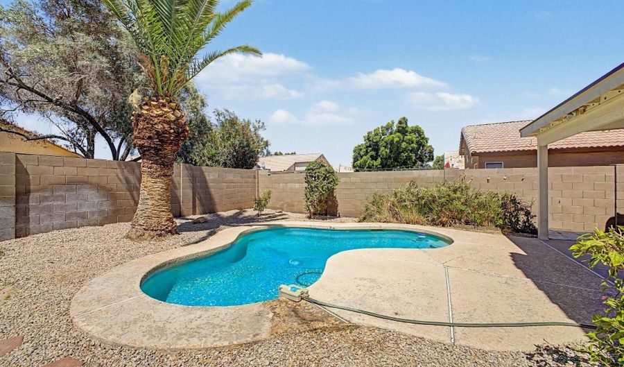 210 W MANOR St, Chandler, AZ 85225 - 3 Beds, 2 Bath