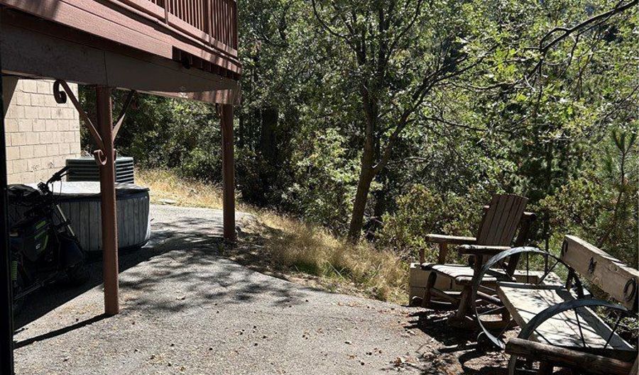 6070 Manzanita Ct, Angelus Oaks, CA 92305 - 3 Beds, 1 Bath