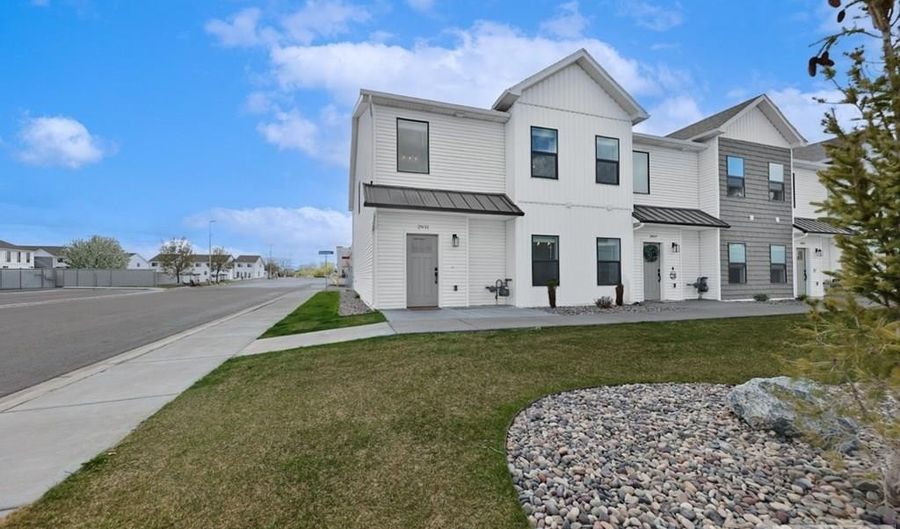 2391 Homewood Dr, Ammon, ID 83406 - 4 Beds, 3 Bath