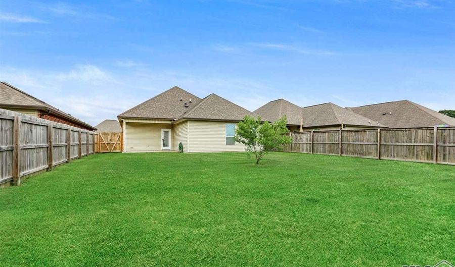 8604 Abertay Ave, Baton Rouge, LA 70820 - 3 Beds, 2 Bath
