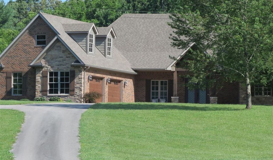 414 Shady Ln, Alvaton, KY 42122 - 4 Beds, 5 Bath