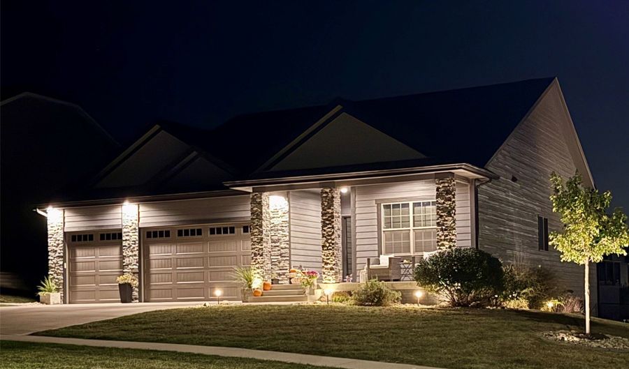 1417 S 11th St, Adel, IA 50003 - 5 Beds, 3 Bath