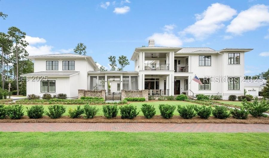 31 Hunting Lodge Rd, Bluffton, SC 29910 - 4 Beds, 5 Bath