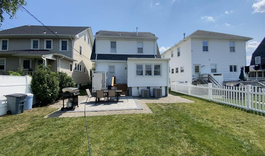 126 Woodland Ave, Avon By The Sea, NJ 07717 - 4 Beds, 4 Bath