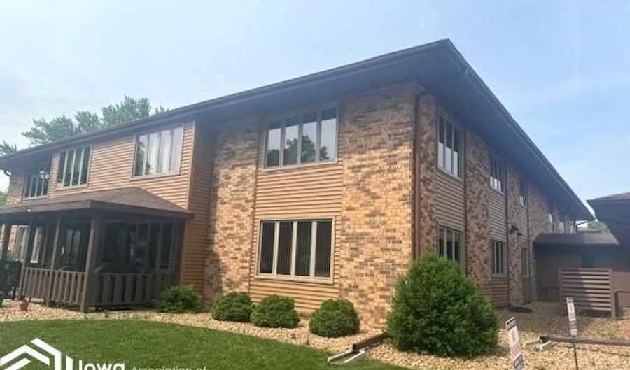 215 E McGregor St 5, Algona, IA 50511 - 2 Beds, 2 Bath