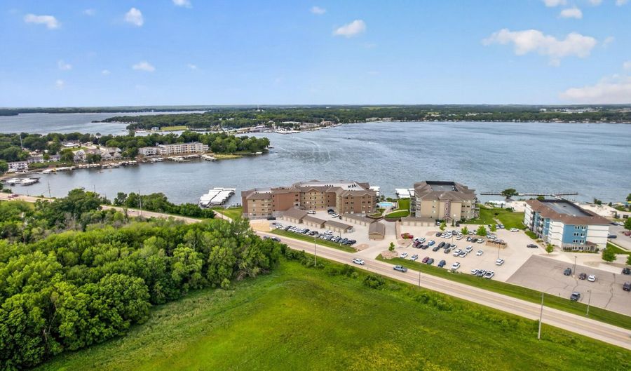 570 Linden Dr 316, Arnolds Park, IA 51331 - 4 Beds, 3 Bath