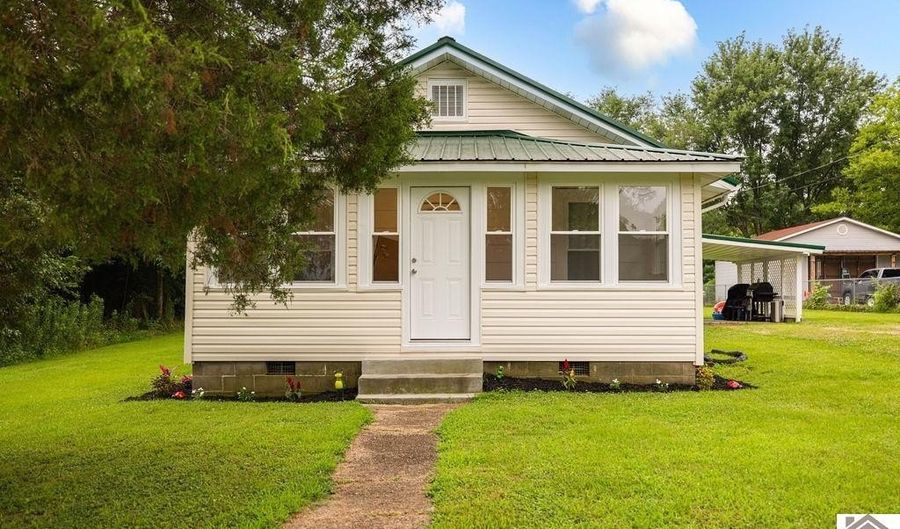 581 Clay St, Barlow, KY 42024 - 3 Beds, 2 Bath