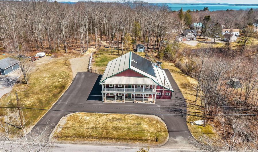 156 Congress St, Belfast, ME 04915 - 4 Beds, 4 Bath