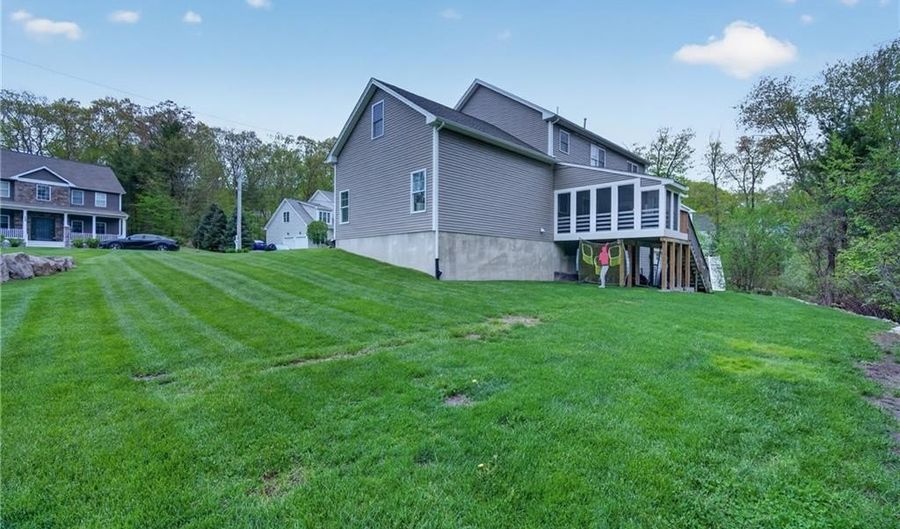 12 Vincent Way, Cumberland, RI 02864 - 4 Beds, 3 Bath