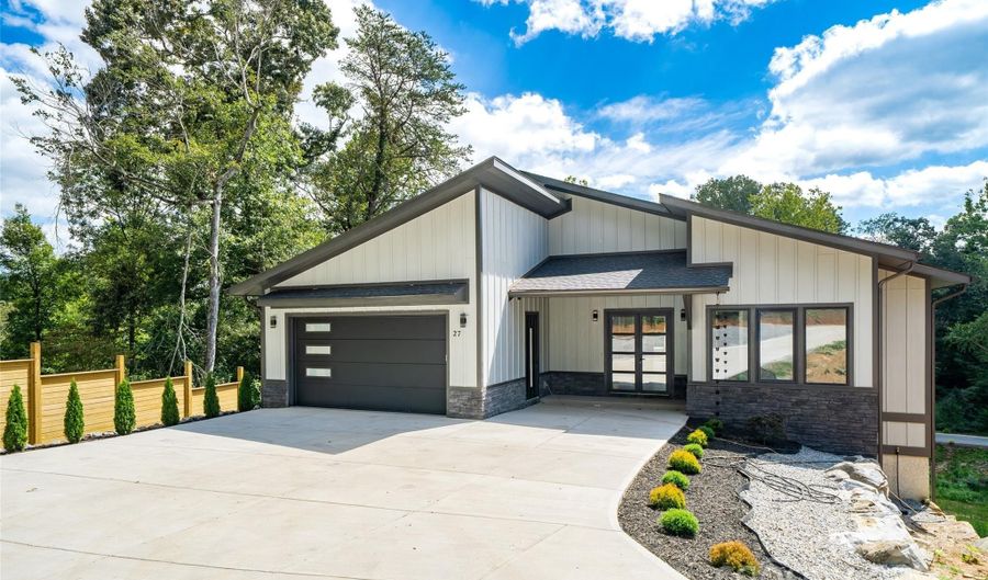 27 George Allen Rdg, Arden, NC 28704 - 3 Beds, 3 Bath