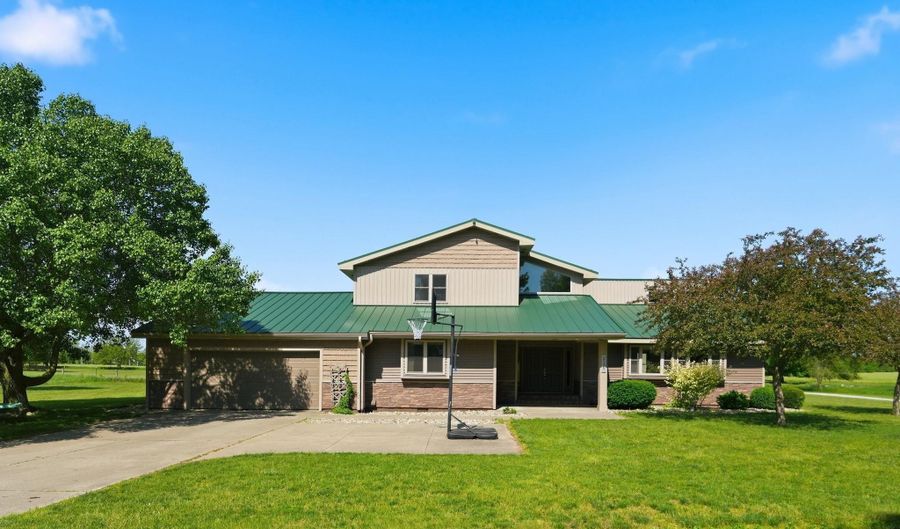 2135 N 145, Angola, IN 46703 - 4 Beds, 3 Bath
