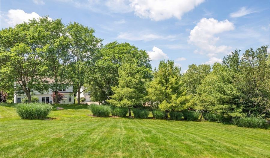 9107 Cherry Blossom Dr, Adams Twp., PA 16046 - 4 Beds, 4 Bath