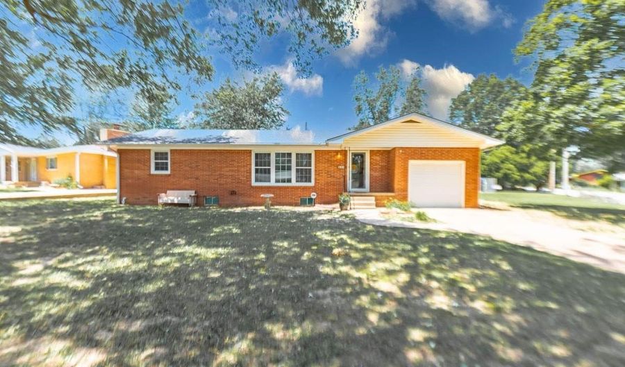 232 Greenway Rd, Arkansas City, KS 67005 - 3 Beds, 2 Bath