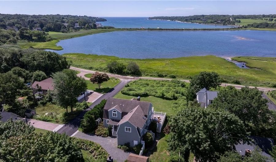 38 Pierce Ave, Jamestown, RI 02835 - 4 Beds, 3 Bath