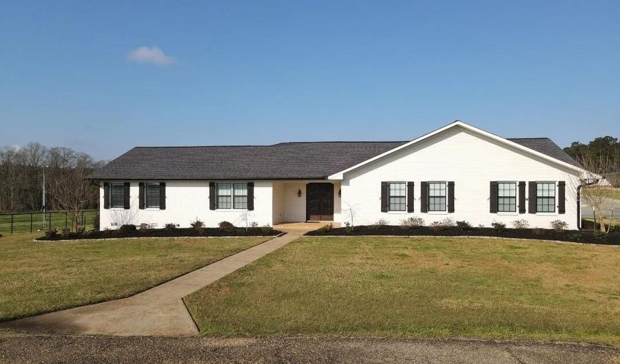 612 A U.s. 51, Bogue Chitto, MS 39629 - 9 Beds, 8 Bath