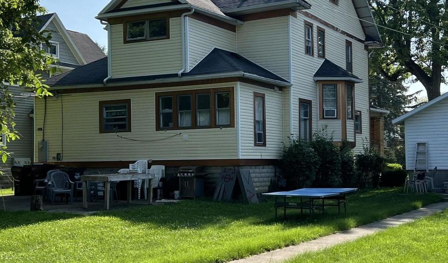 406 N Main St, Ada, OH 45810 - 4 Beds, 2 Bath