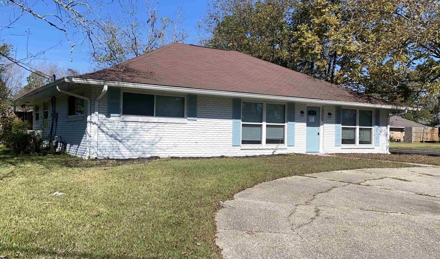 12355 Gebhart Dr, Baton Rouge, LA 70816 - 3 Beds, 2 Bath