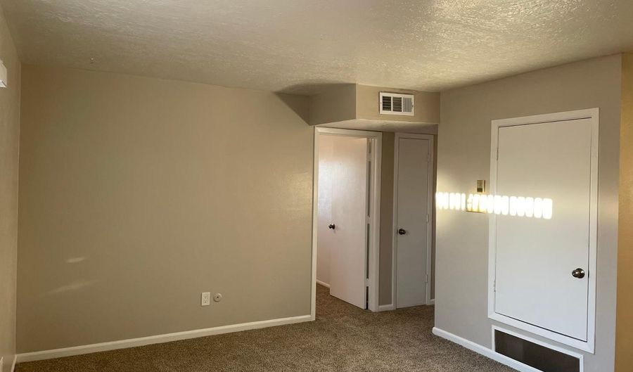 1420 Truman St SE 3C, Albuquerque, NM 87108 - 2 Beds, 1 Bath