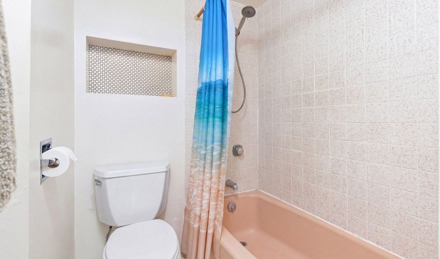 73-1102 LOLOA Dr, Kailua Kona, HI 96740 - 3 Beds, 2 Bath