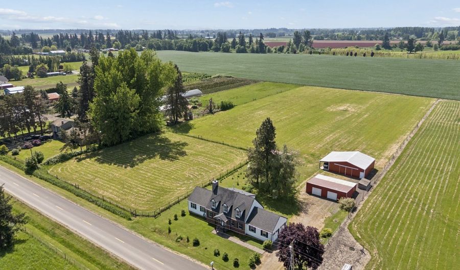 10124 WISEACRE Ln, Aurora, OR 97002 - 3 Beds, 3 Bath