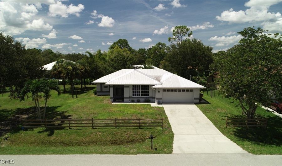 2400 Leavitt Rd, Alva, FL 33920 - 3 Beds, 2 Bath