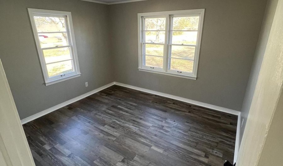 2094 Old Stage Rd, Adamsville, TN 38310 - 2 Beds, 1 Bath