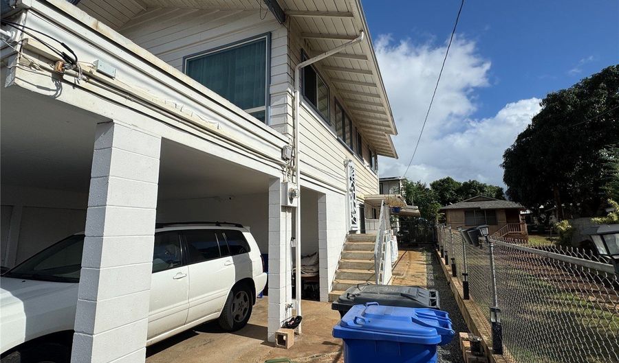 2326 Rose St, Honolulu, HI 96819 - 5 Beds, 4 Bath