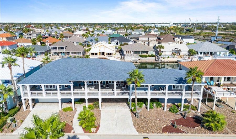 134 Bay Harbor Dr, Aransas Pass, TX 78336 - 3 Beds, 4 Bath
