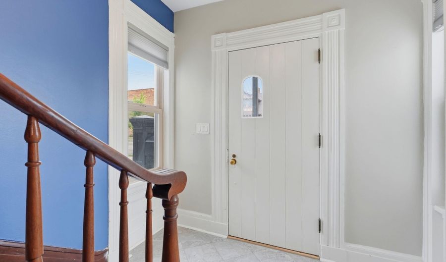 305 W 7Th St, Auburn, IN 46706 - 3 Beds, 2 Bath